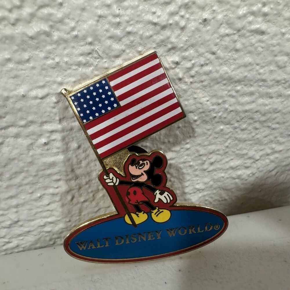 Vintage 2002 Disney WDW Mickey Mouse American USA Flag Patriotic Trading Pin - Picture 2 of 9